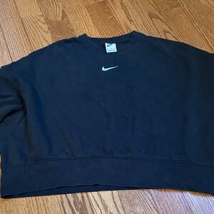 Nike Woman’s Cropped Sweatshirt